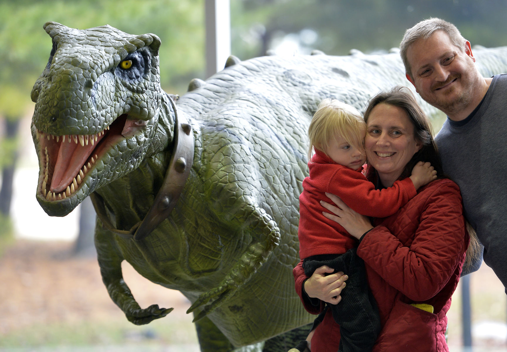 PUBLIC MUSEUM DYNAMITE DINOSAURS